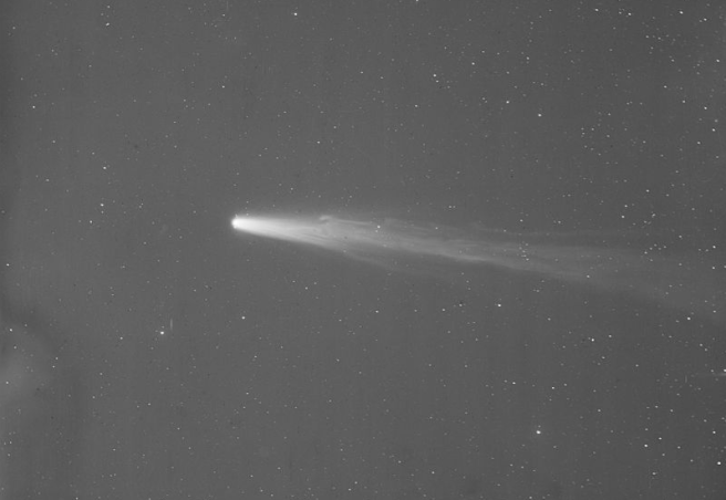 Halley's_comet_1910